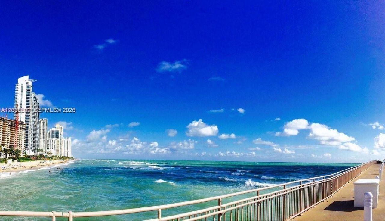 201 S 178th Dr, Unit 426, Sunny Isles Beach, FL 33160 Photo