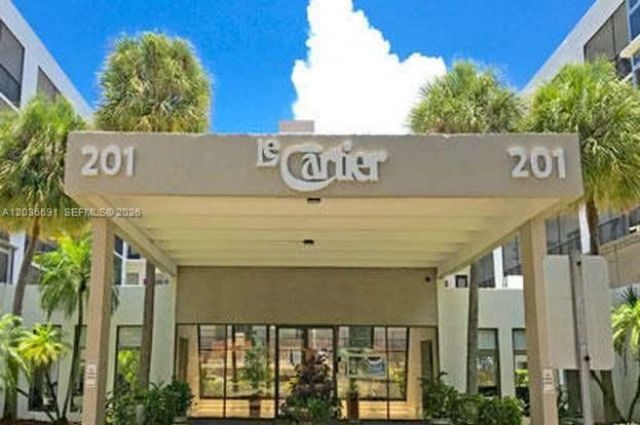 201 S 178th Dr, Unit 426, Sunny Isles Beach, FL 33160 Photo