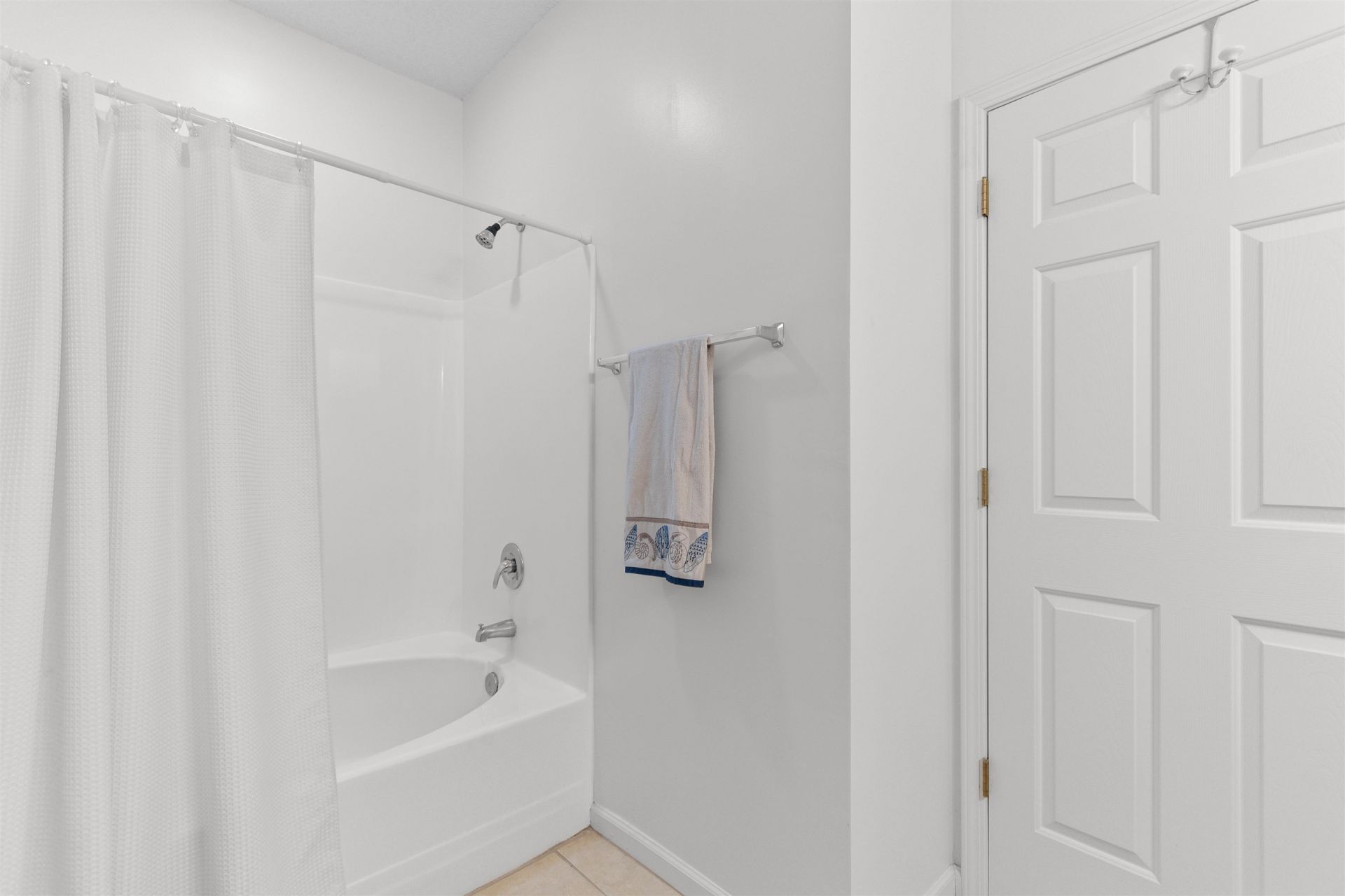 5846 Longwood Dr.  Photo 17