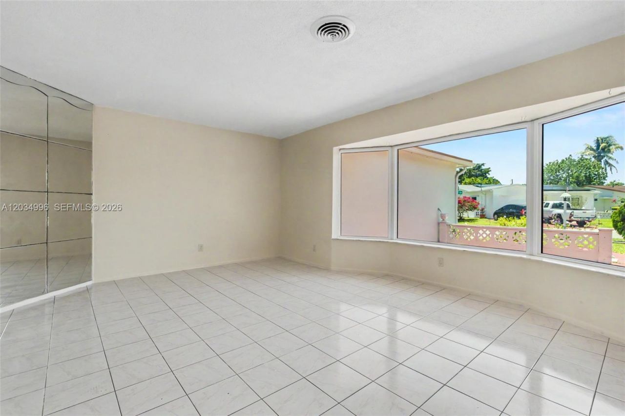 4397 NW 47th Ter , Lauderdale Lakes, FL 33319 Photo