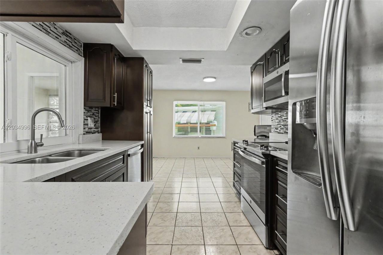 4397 NW 47th Ter , Lauderdale Lakes, FL 33319 Photo