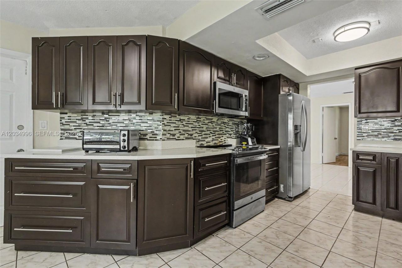 4397 NW 47th Ter , Lauderdale Lakes, FL 33319 Photo
