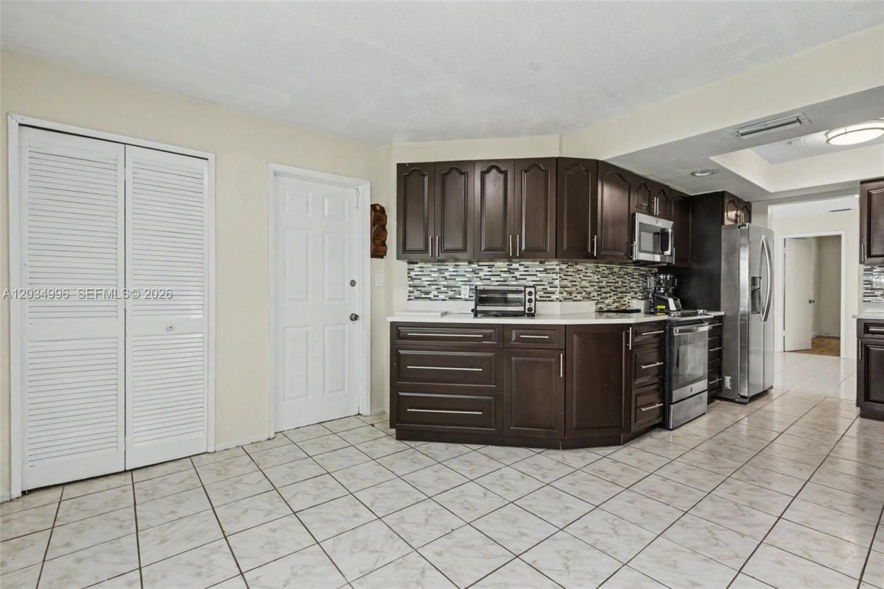 4397 NW 47th Ter , Lauderdale Lakes, FL 33319 Photo