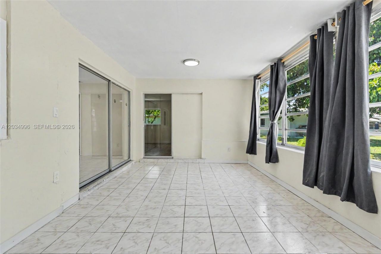 4397 NW 47th Ter , Lauderdale Lakes, FL 33319 Photo
