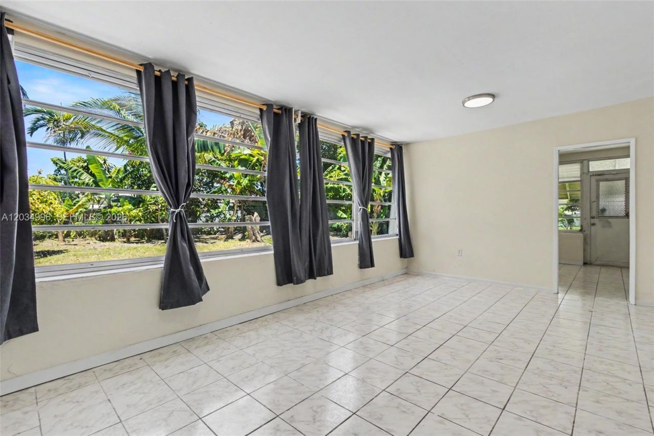 4397 NW 47th Ter , Lauderdale Lakes, FL 33319 Photo