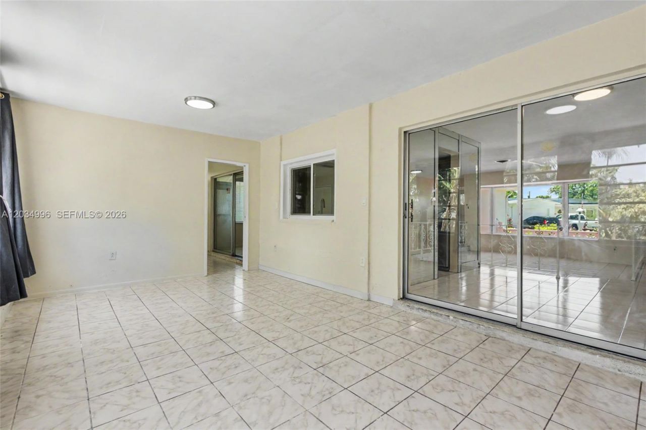 4397 NW 47th Ter , Lauderdale Lakes, FL 33319 Photo