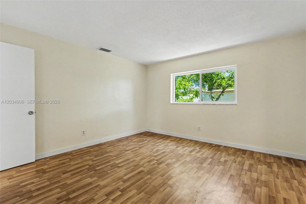 4397 NW 47th Ter , Lauderdale Lakes, FL 33319 Photo