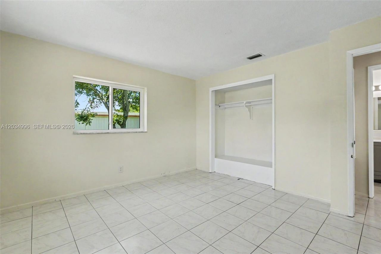 4397 NW 47th Ter , Lauderdale Lakes, FL 33319 Photo