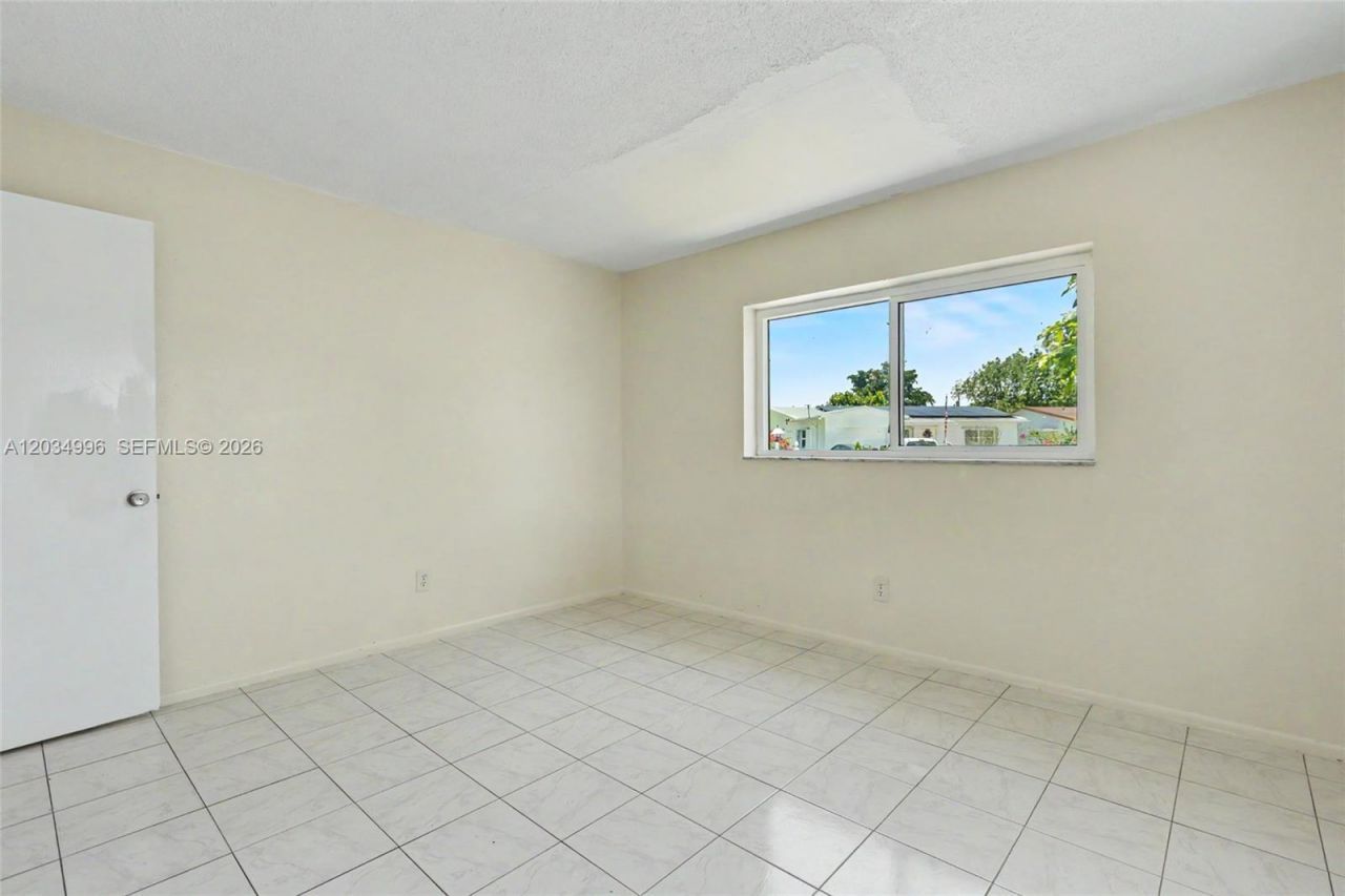 4397 NW 47th Ter , Lauderdale Lakes, FL 33319 Photo