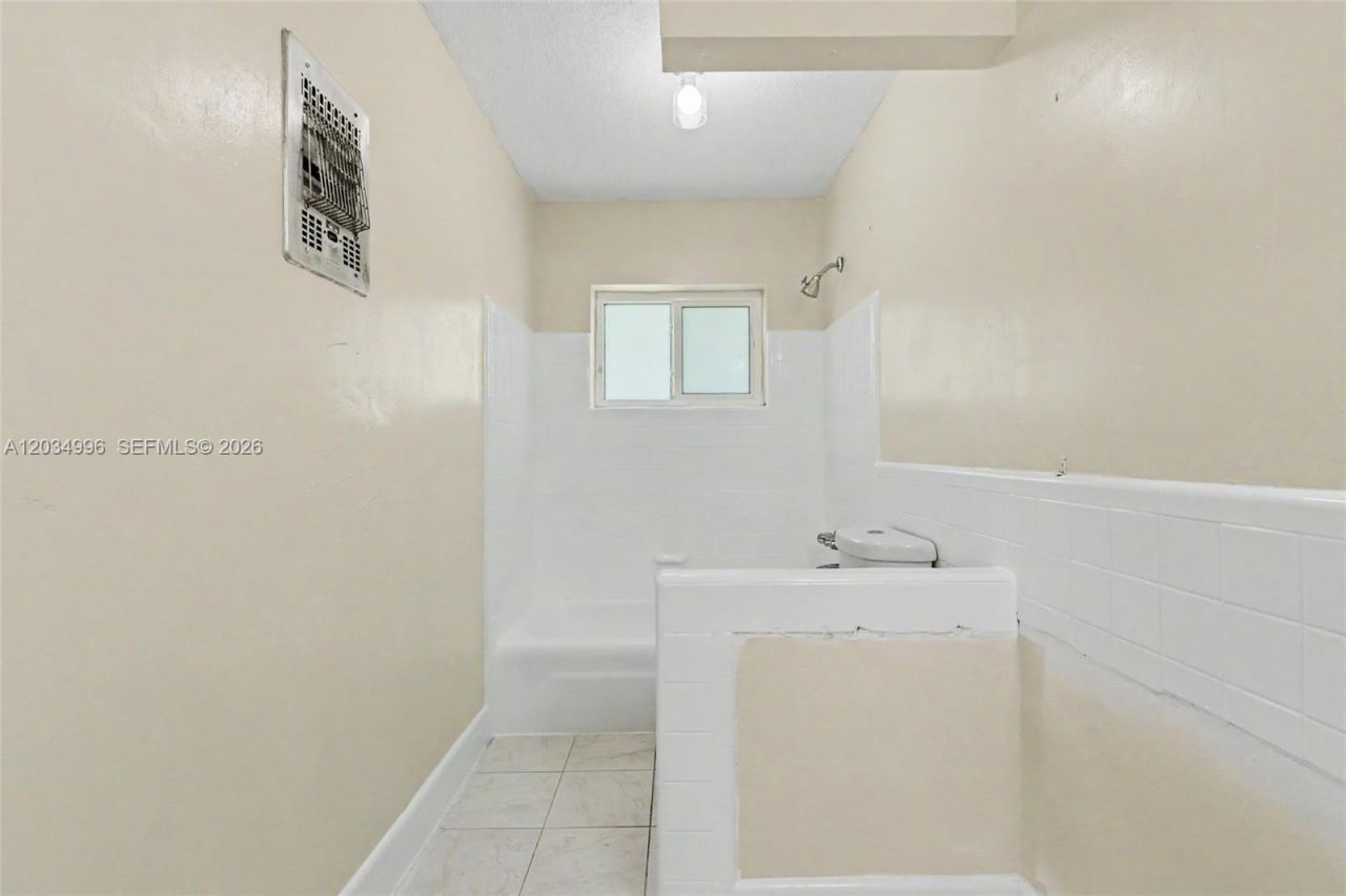 4397 NW 47th Ter , Lauderdale Lakes, FL 33319 Photo
