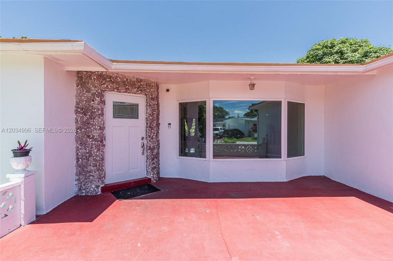 4397 NW 47th Ter , Lauderdale Lakes, FL 33319 Photo