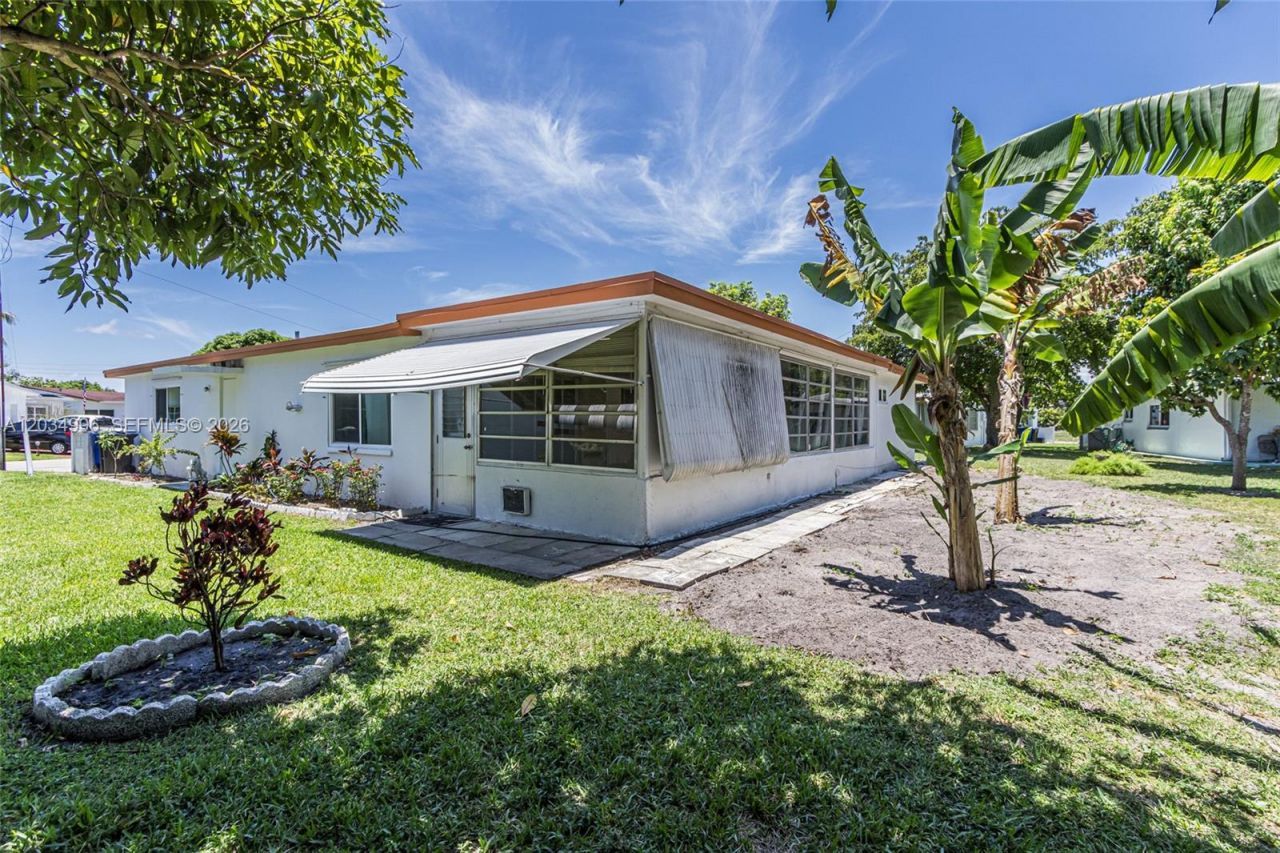 4397 NW 47th Ter , Lauderdale Lakes, FL 33319 Photo