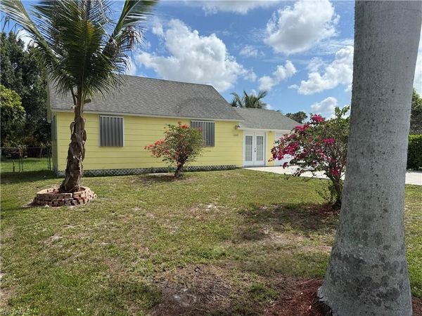 10105 Pennsylvania AVE, BONITA SPRINGS, FL 34135