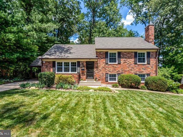 8916 MORELAND LANE, ANNANDALE, VA 22003