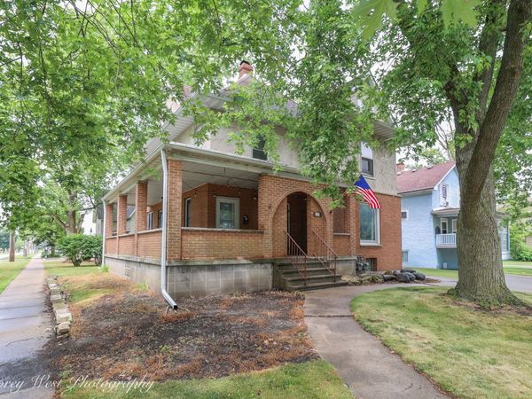 131 S 7th Street, DeKalb, IL 60115