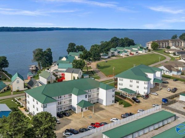 5835 Bay Village Drive, Unit 101, Athens, AL 35611
