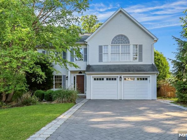 28 Serrell Drive, MONTVALE, NJ 07645