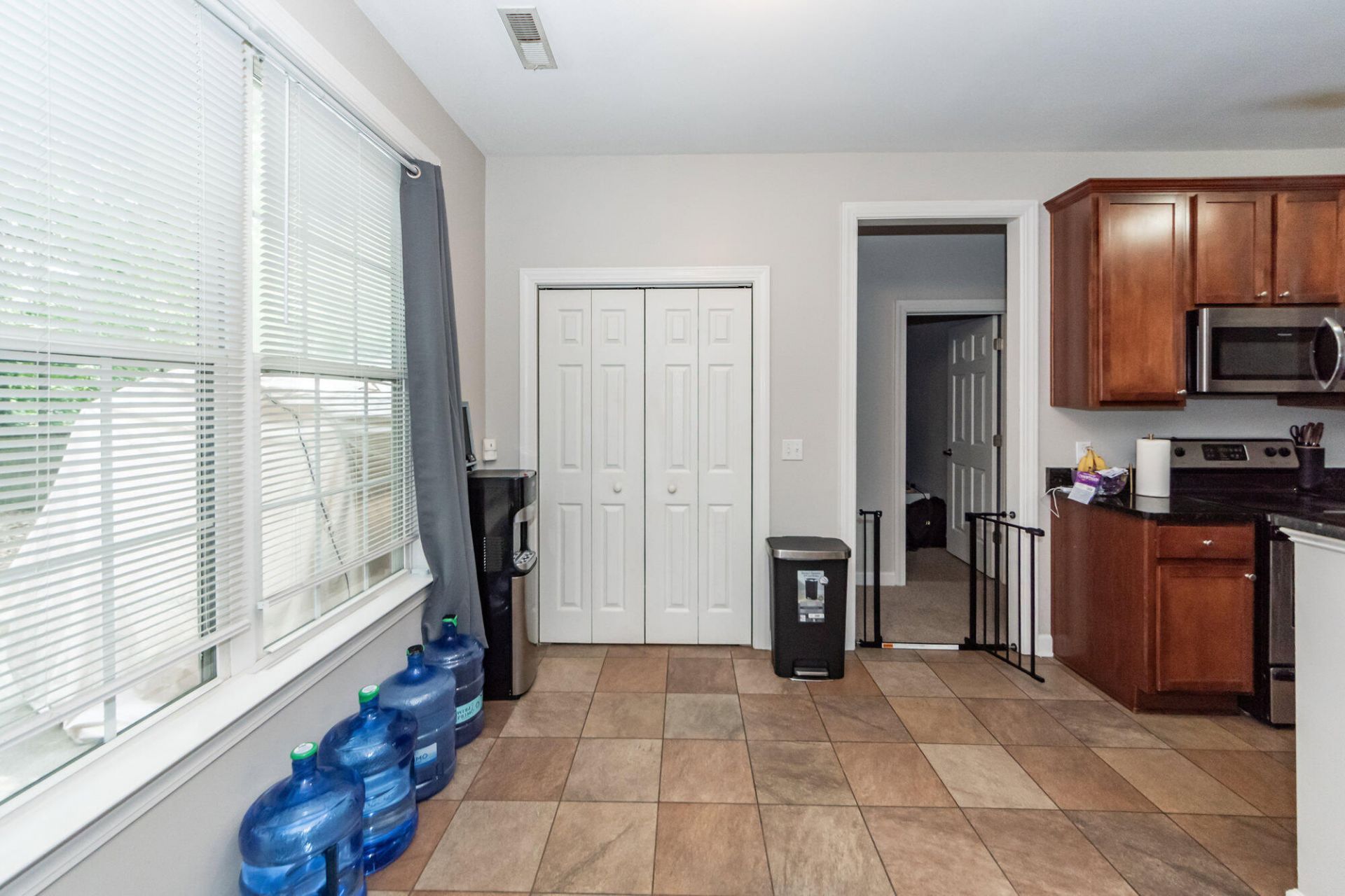 402 Black Horse Road Photo 11