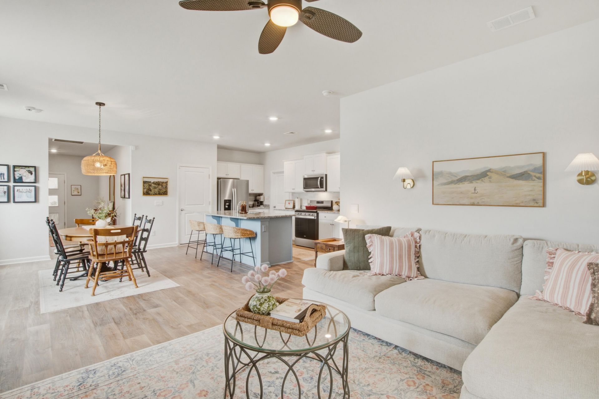 200 Watersglen Drive Photo 13
