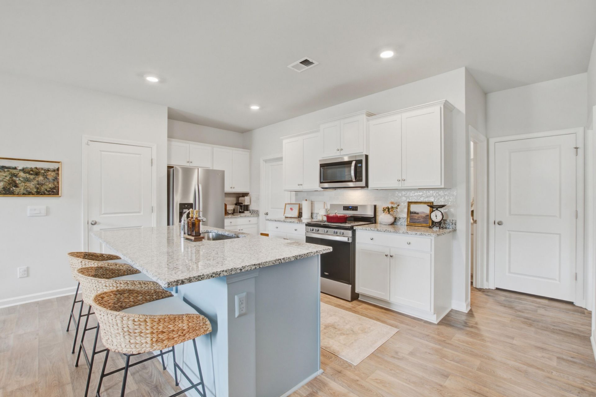 200 Watersglen Drive Photo 14