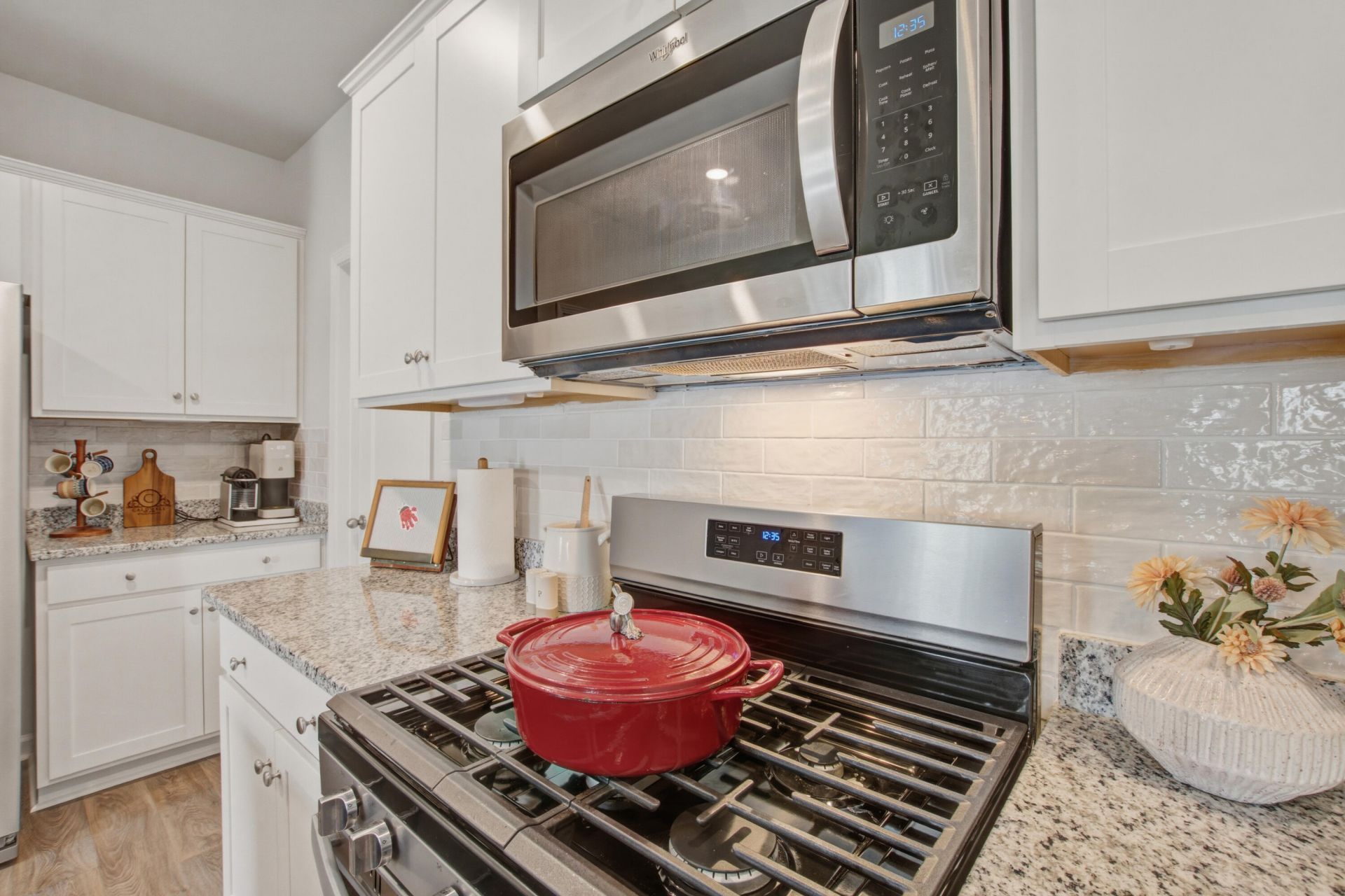 200 Watersglen Drive Photo 17