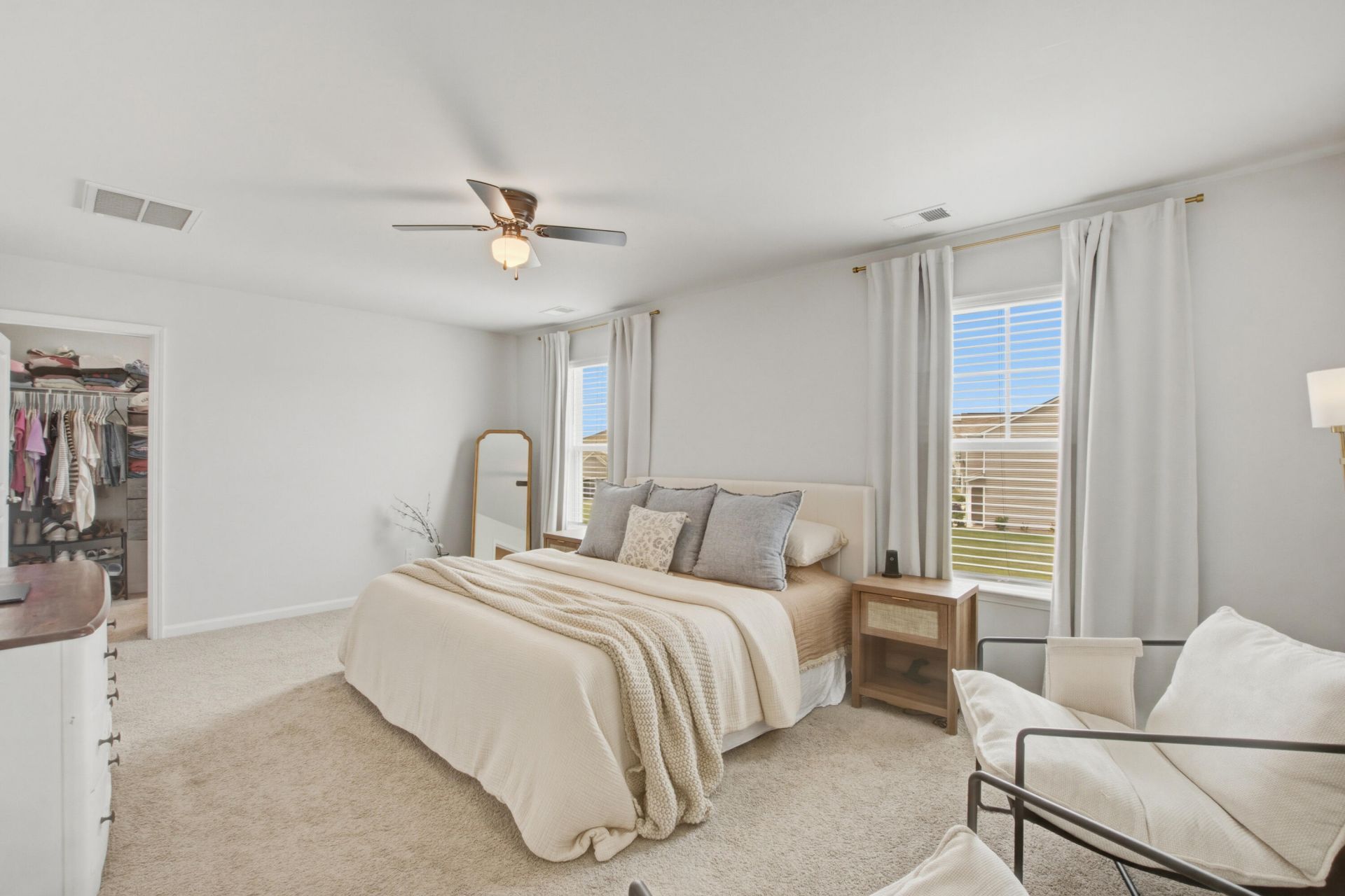 200 Watersglen Drive Photo 29