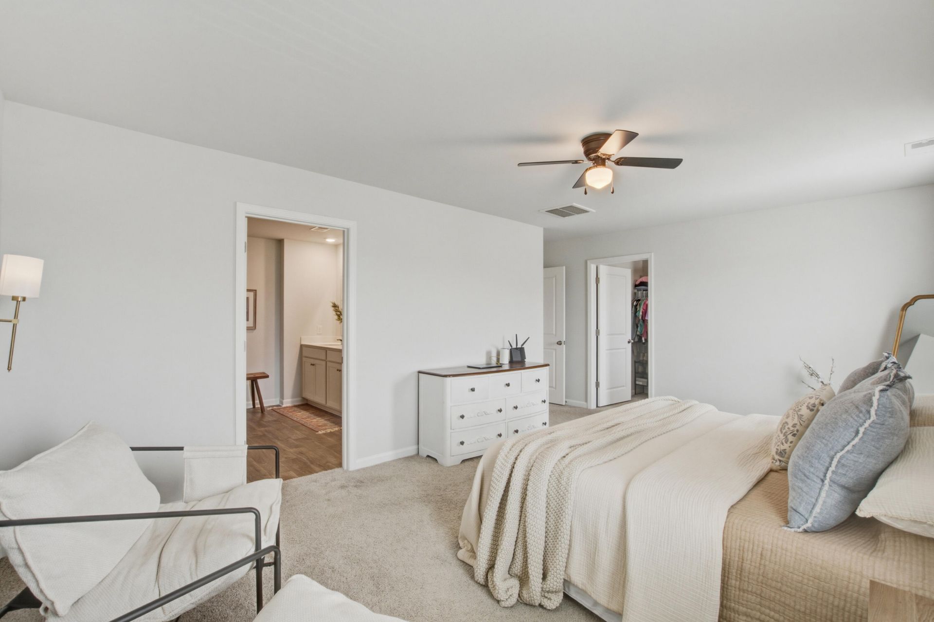 200 Watersglen Drive Photo 30