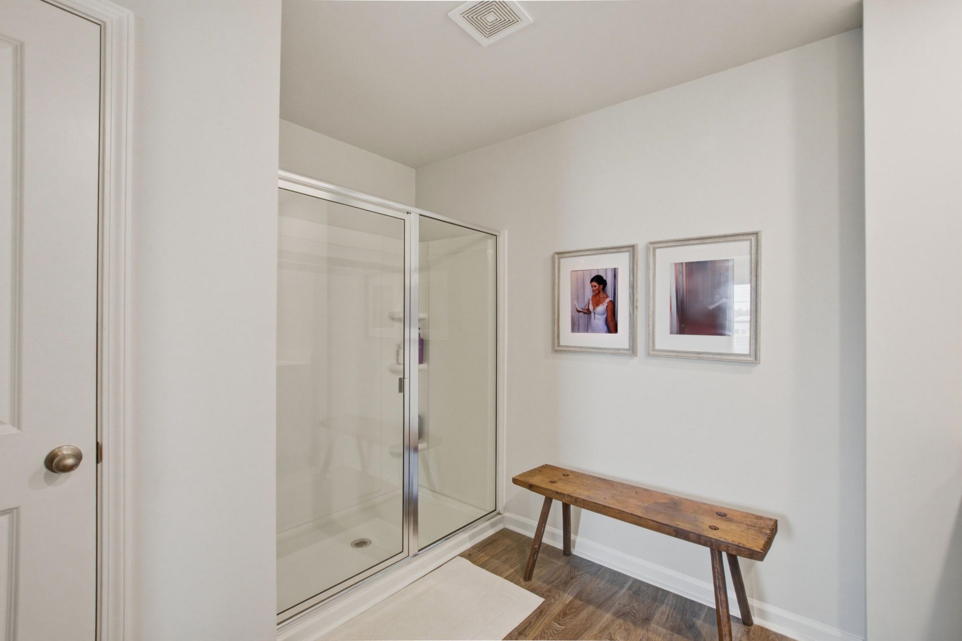 200 Watersglen Drive Photo 32
