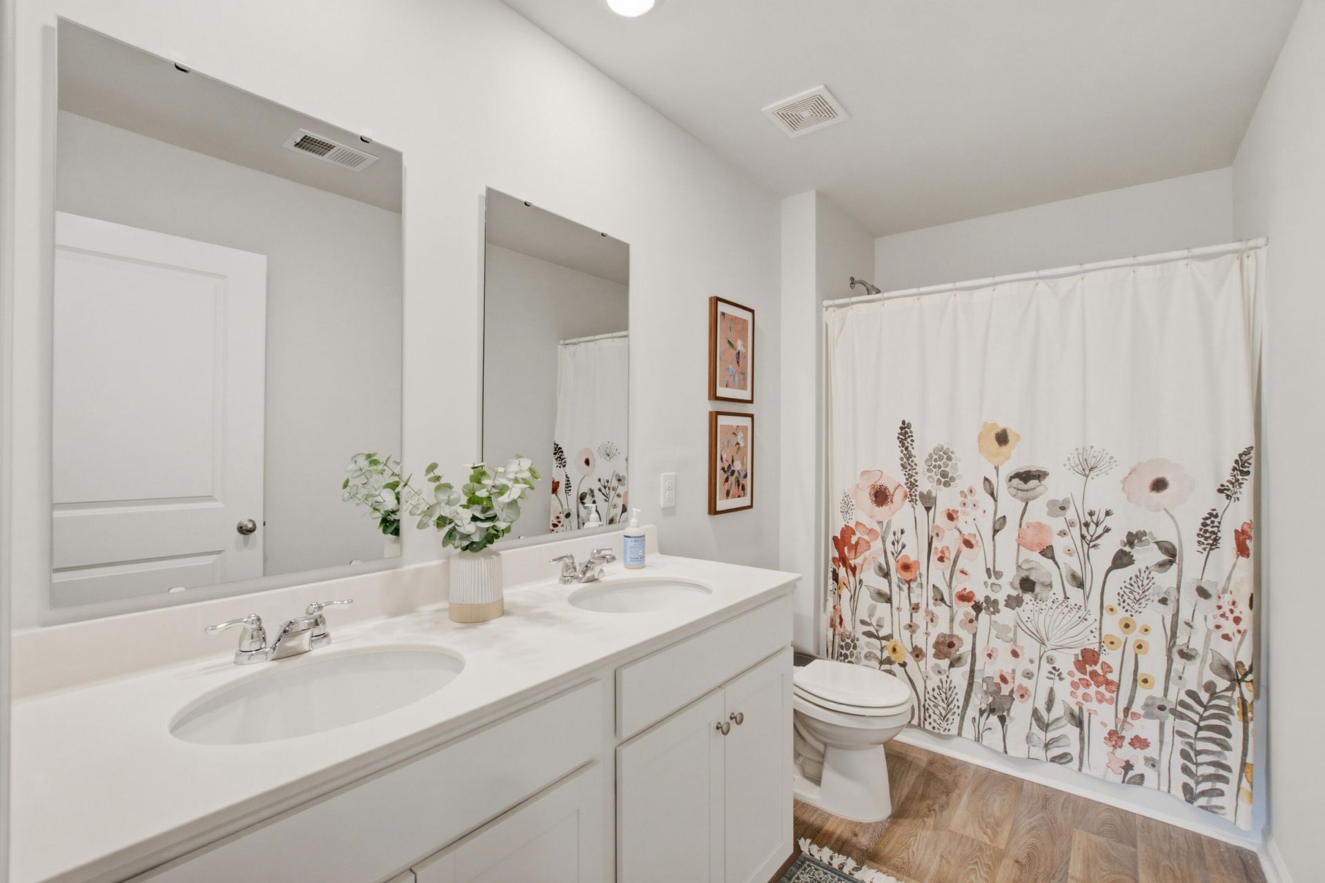 200 Watersglen Drive Photo 35