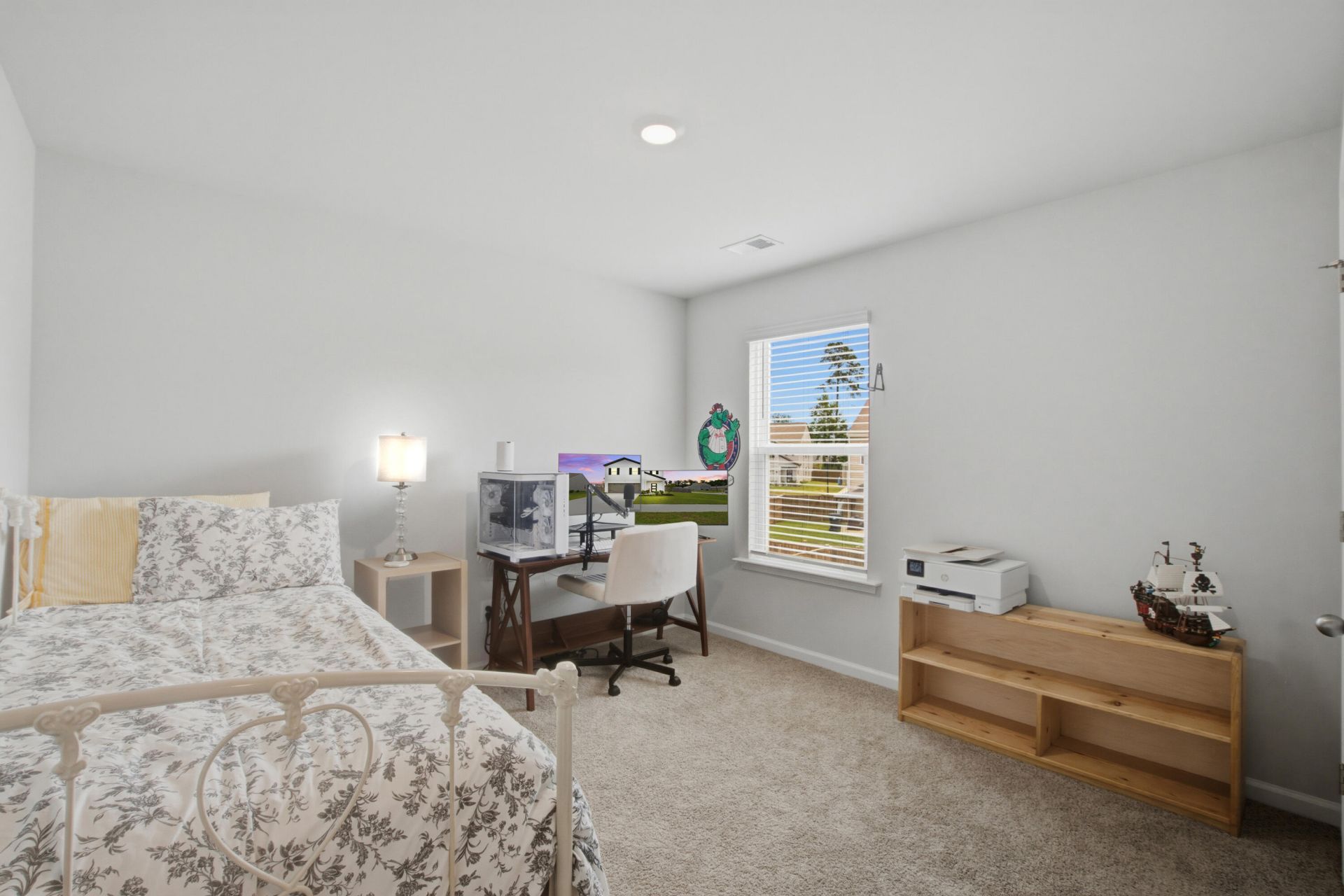 200 Watersglen Drive Photo 36