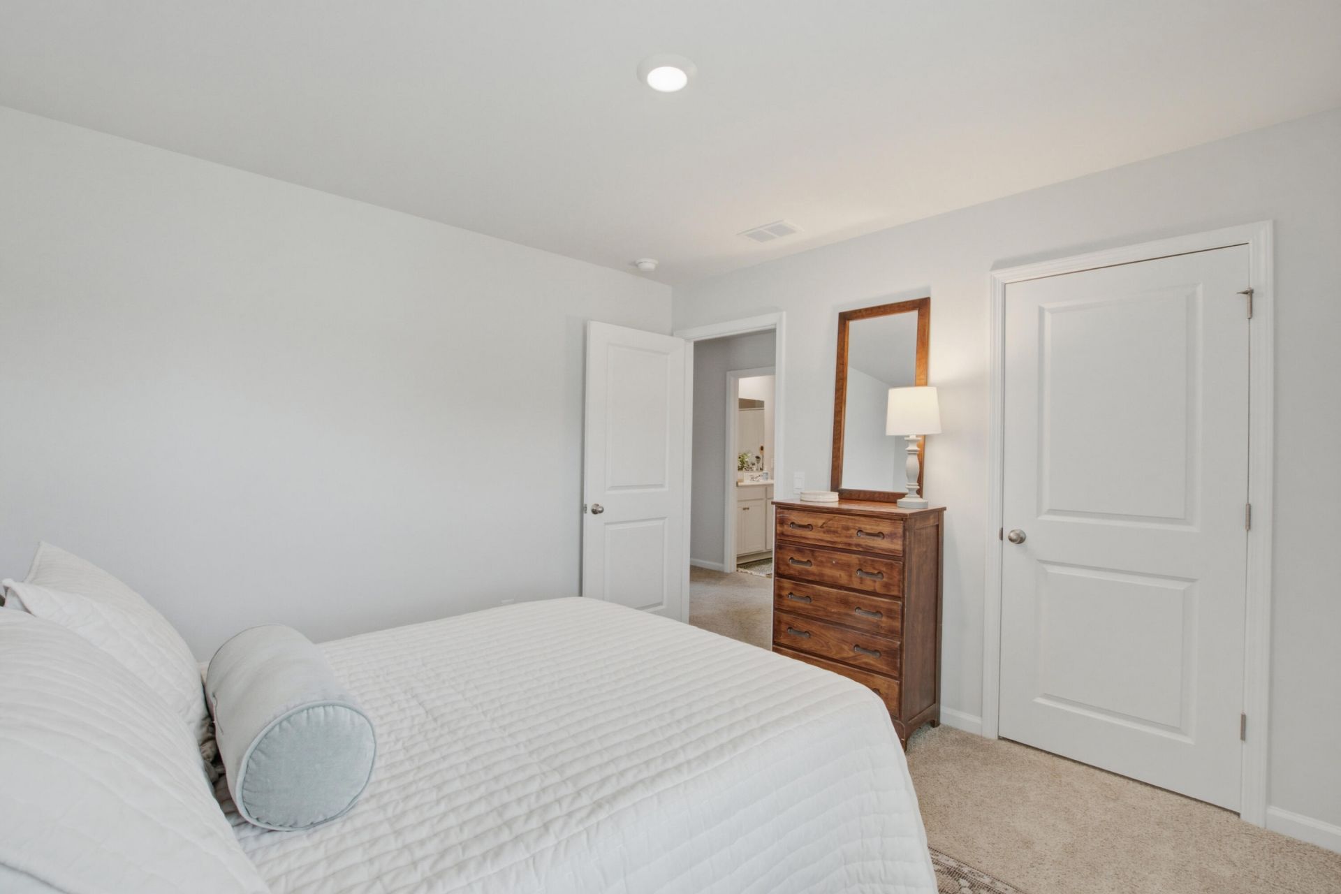 200 Watersglen Drive Photo 39