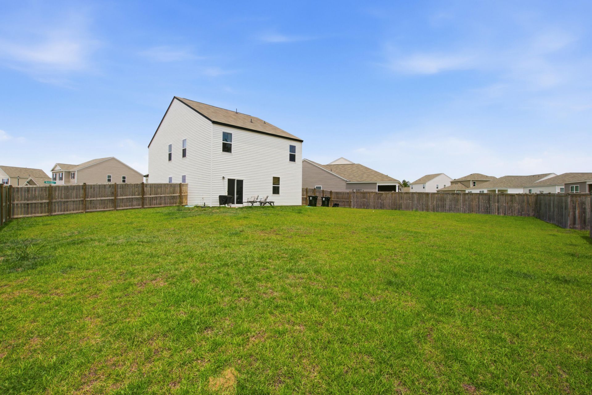 200 Watersglen Drive Photo 44