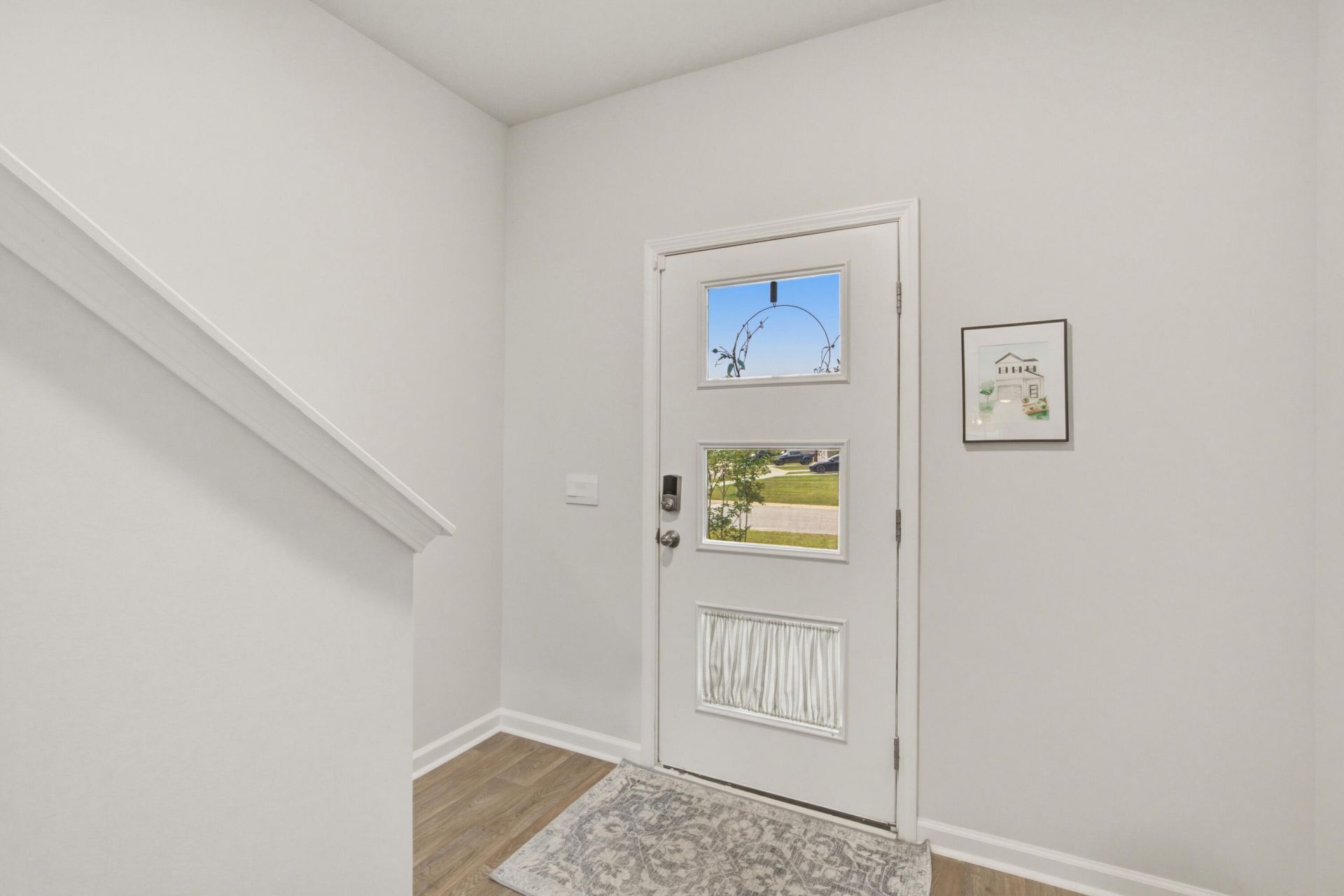 200 Watersglen Drive Photo 6