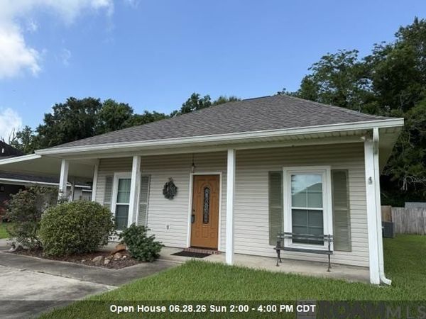 11231 Tracy St, St Amant, LA 70774