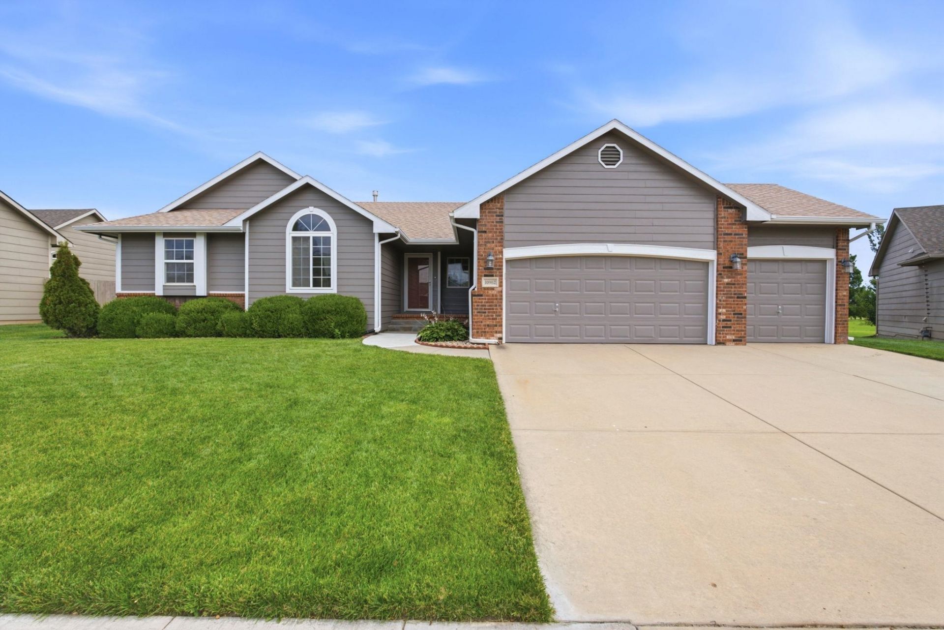 10902 W Lantana St, Wichita, KS 67205 Main Photo