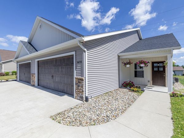 1633 Clover Creek Lane, Goshen, IN 46526