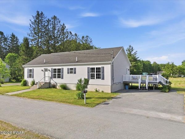 141 Wood Street , Richmondale, PA 18421