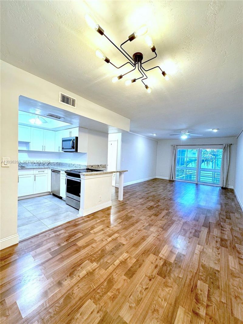 1535 SE 15th St , Unit 304, Fort Lauderdale, FL 33316 Photo