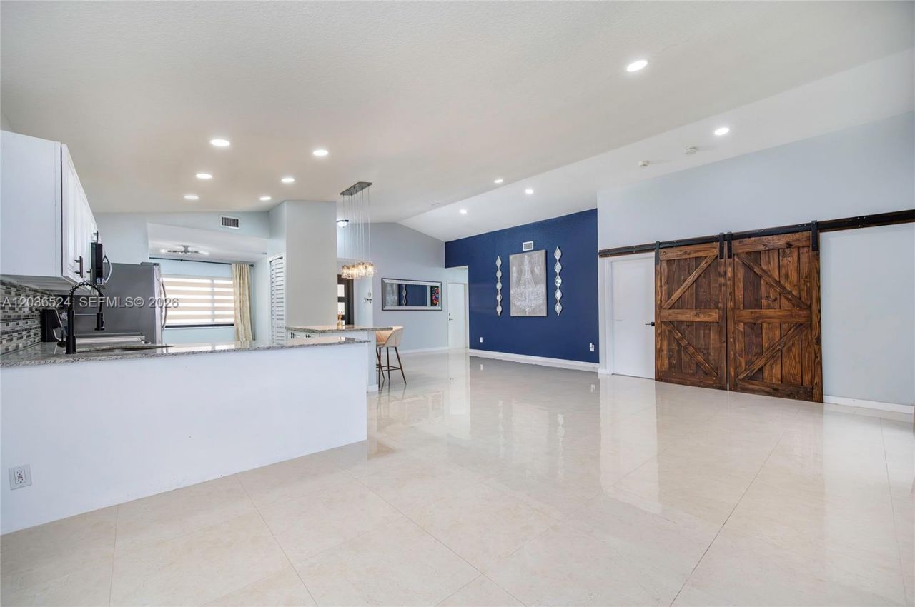 8724 NW 149th Ter , Miami Lakes, FL 33018 Photo