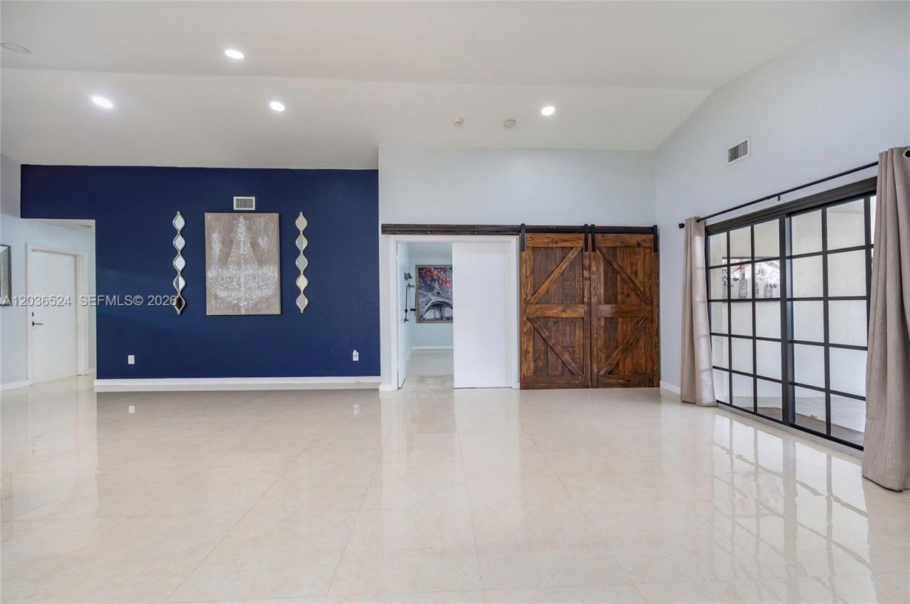 8724 NW 149th Ter , Miami Lakes, FL 33018 Photo