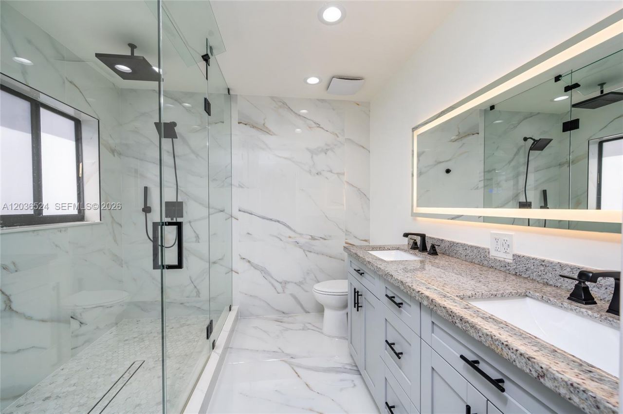 8724 NW 149th Ter , Miami Lakes, FL 33018 Photo