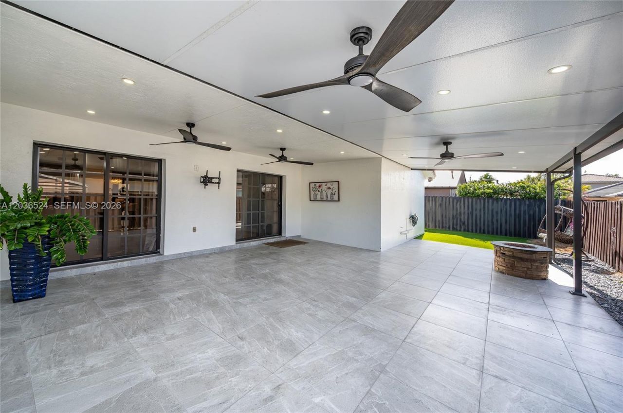 8724 NW 149th Ter , Miami Lakes, FL 33018 Photo