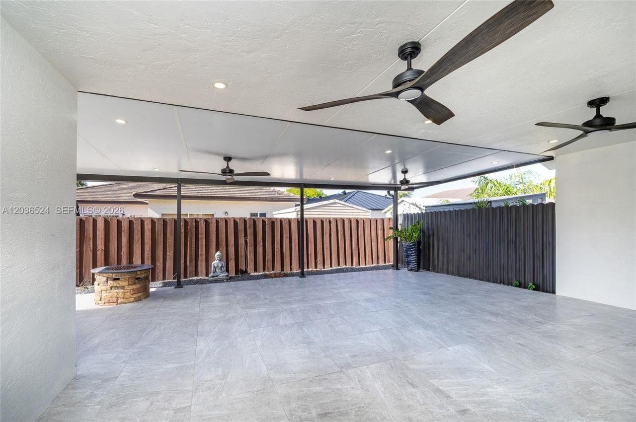 8724 NW 149th Ter , Miami Lakes, FL 33018 Photo