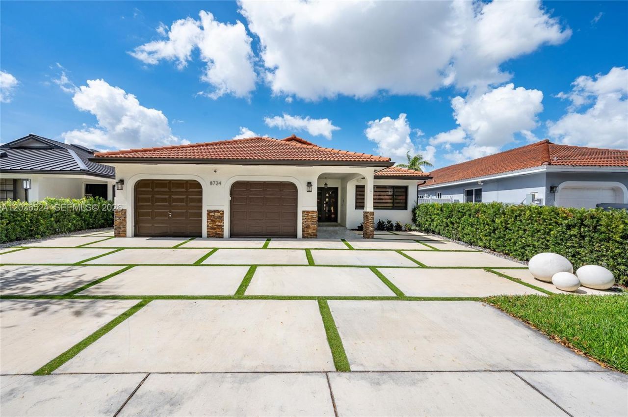 8724 NW 149th Ter , Miami Lakes, FL 33018 Photo