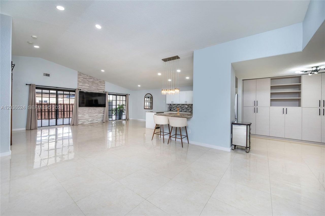 8724 NW 149th Ter , Miami Lakes, FL 33018 Photo