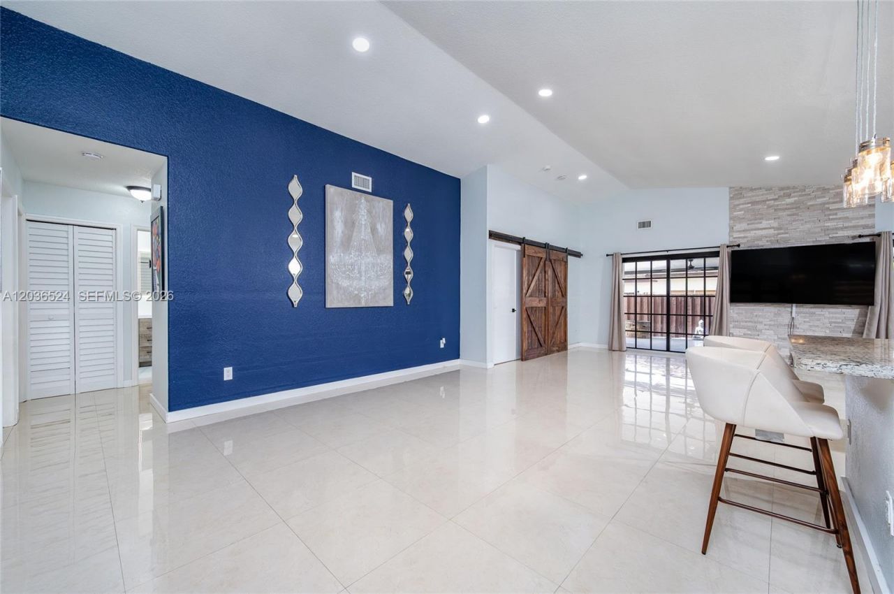 8724 NW 149th Ter , Miami Lakes, FL 33018 Photo