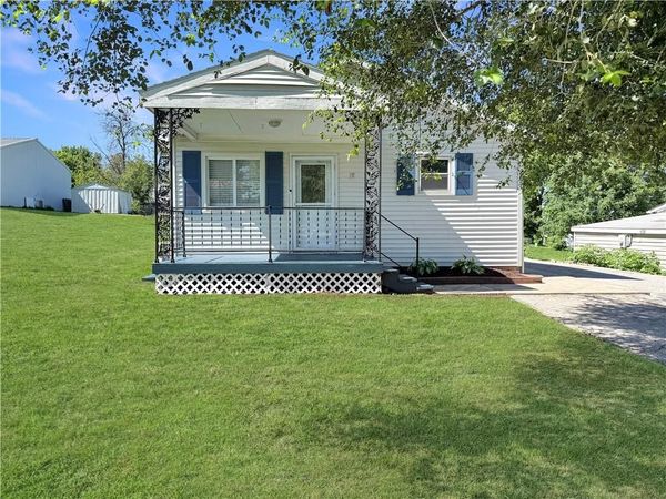 18 E 27th Street, Higginsville, MO 64037