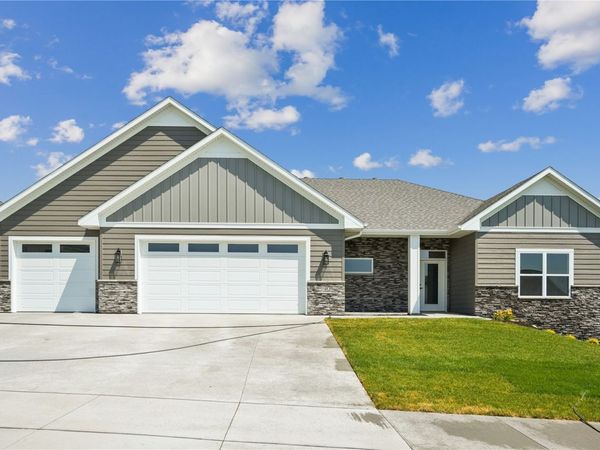 702 Lakeview, Tiffin, IA 52340