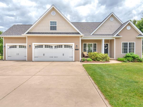 713 Ironwood Street NW , DeMotte, IN 46310