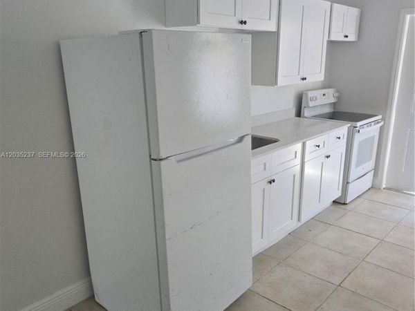 Unit B, Hollywood, FL 33020